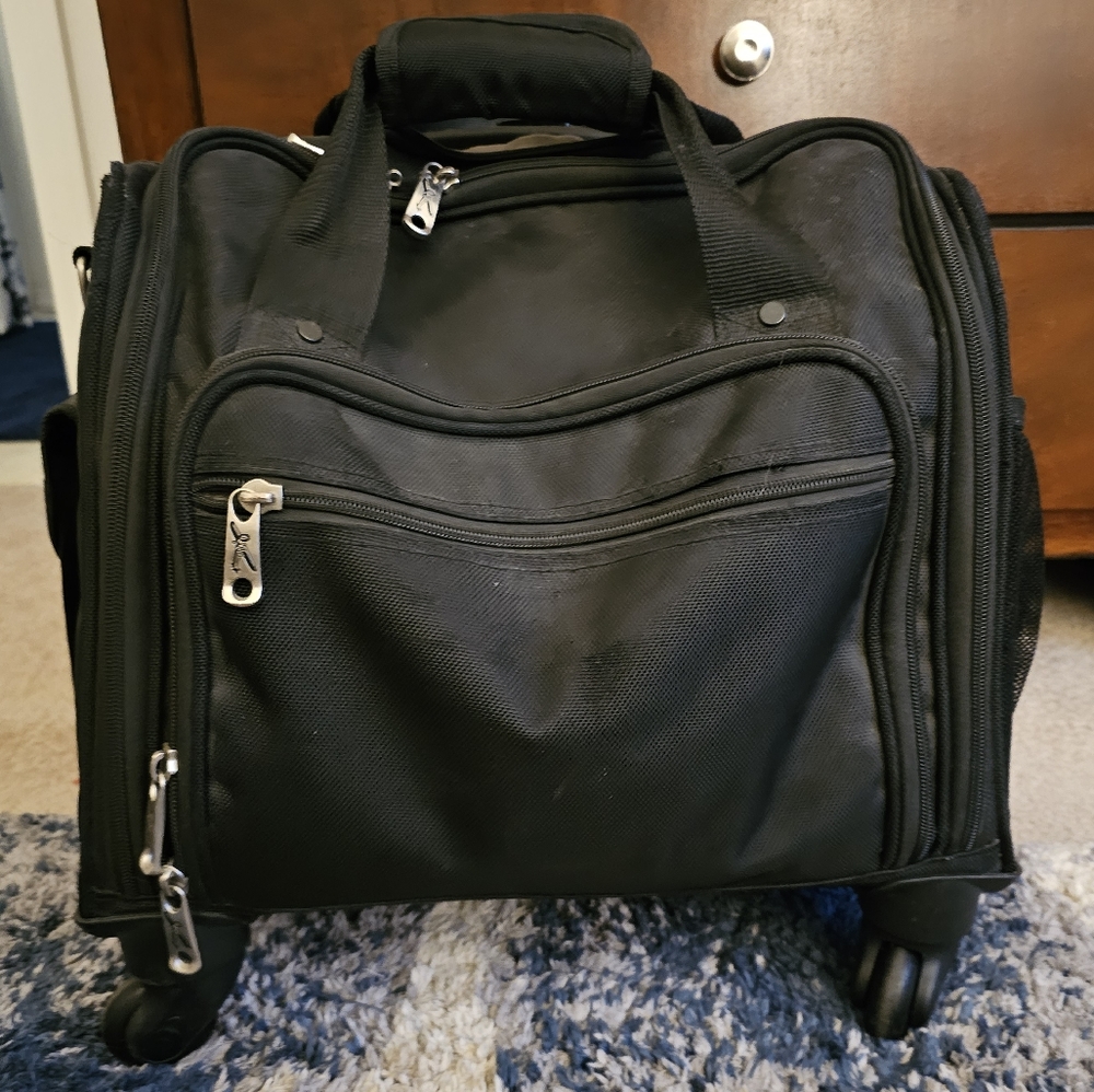 Travelsmith Carry On Suitcase